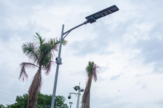 Solar powered street light installation